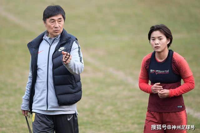 争冠领袖选布伦森还是东契奇？路威：我选布伦森 因为他更有气场