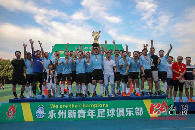 CBA总决赛第二场：上海队再下一城 姚明现身观赛